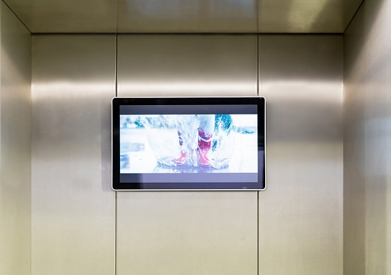 Реклама в лифтах на экранах